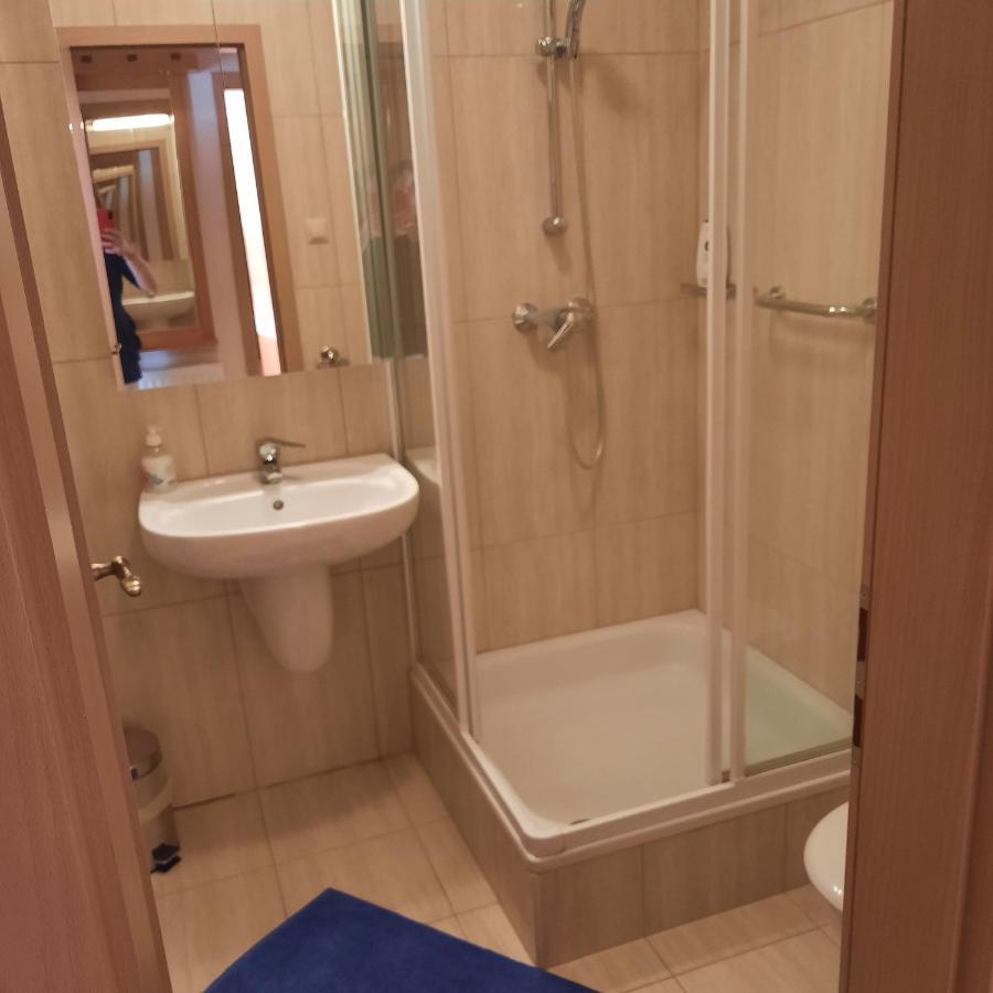 Kata Apartman Buk Exterior photo